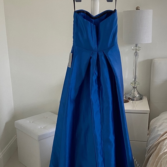 Cocktail Dress - Picture 2 of 5